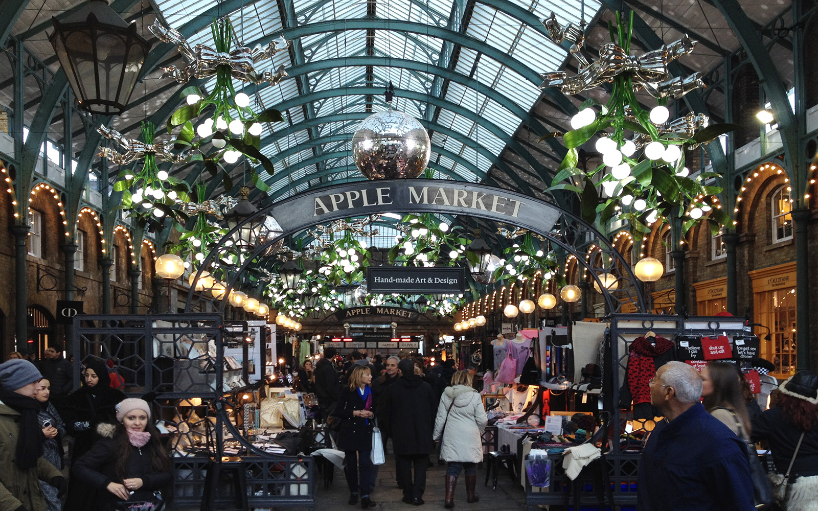 24 December 2015, Covent Garden, Apple Market