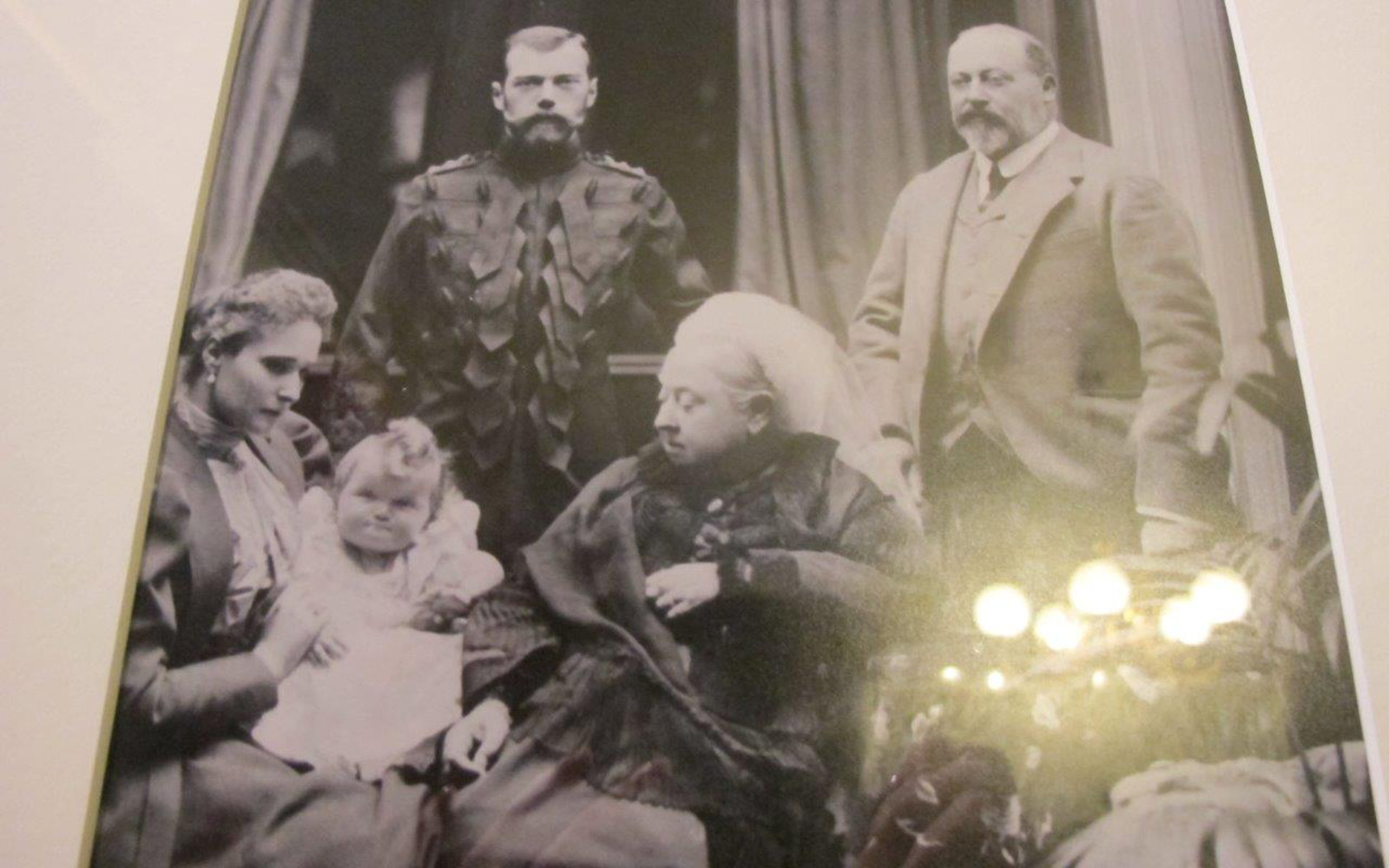 Queen Victoria And Tsar Nickolay II With His Family